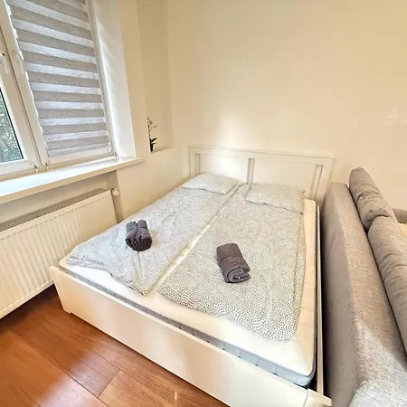 Yourapart Anielewicza Varsó
